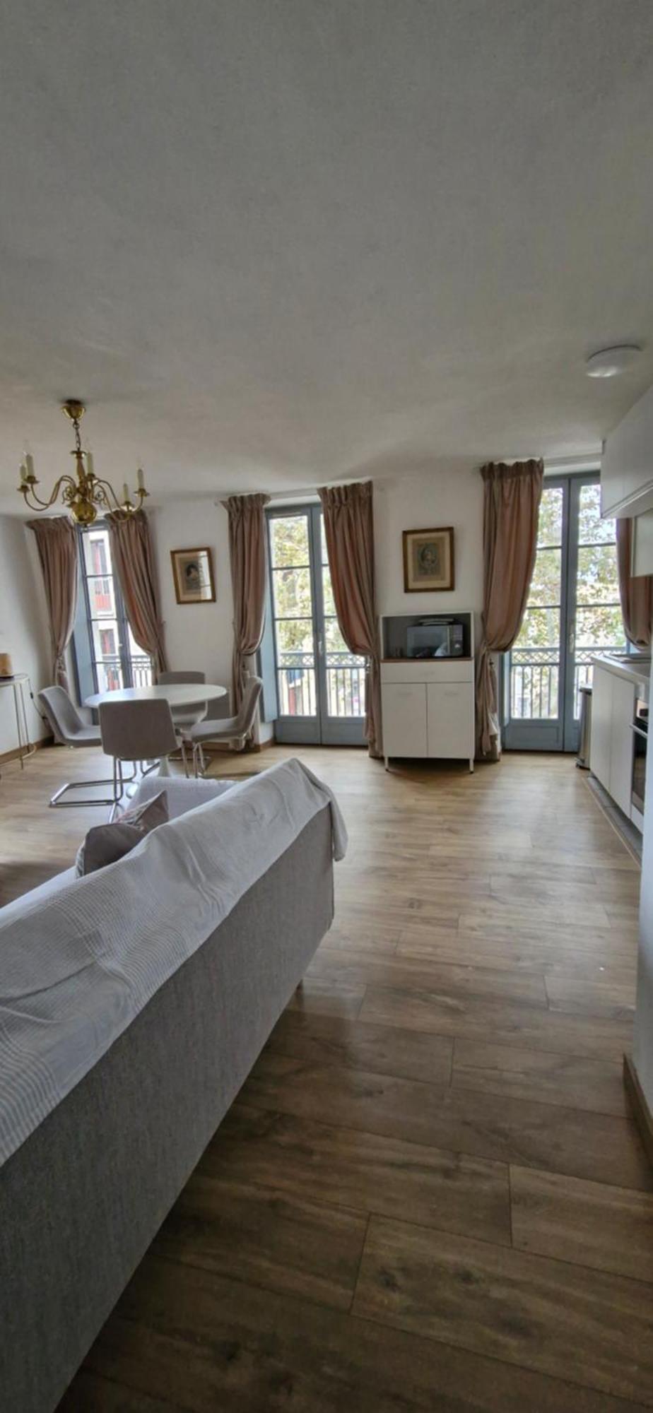 Via Narbona Apartment Luaran gambar